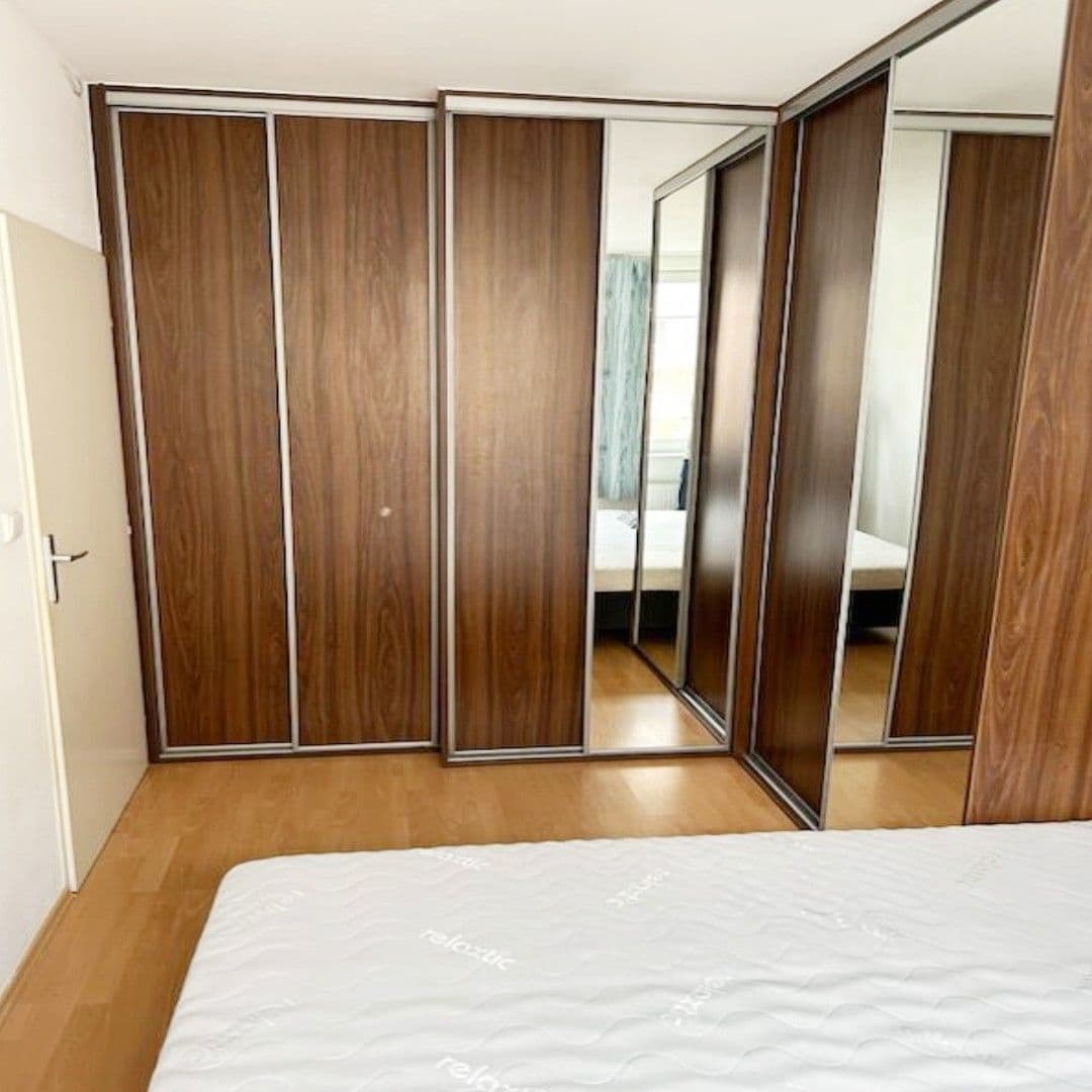 Pronájem bytu 2+kk 36 m², Hnězdenská, Praha, Praha Pronájem bytu 2+kk 36 m², Hnězdenská, Praha, Praha