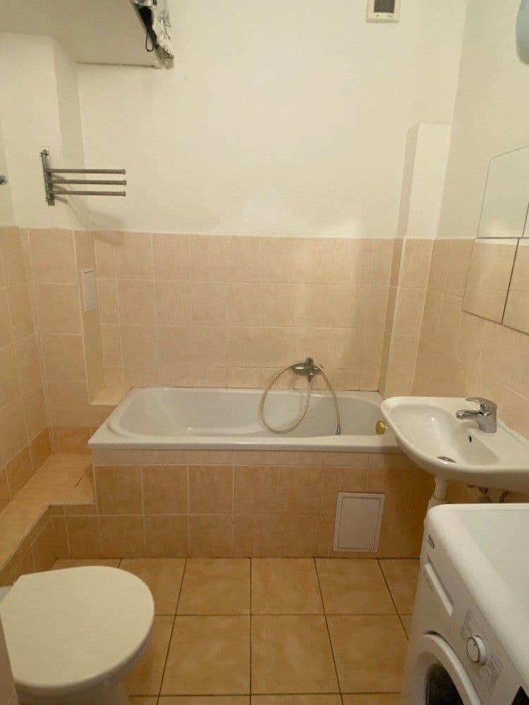 Pronájem bytu 1+1 36 m², Kolbenova, Praha, Praha Pronájem bytu 1+1 36 m², Kolbenova, Praha, Praha