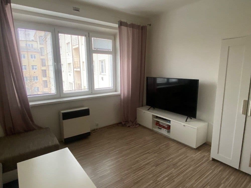Pronájem bytu 1+1 36 m², Kolbenova, Praha, Praha Pronájem bytu 1+1 36 m², Kolbenova, Praha, Praha