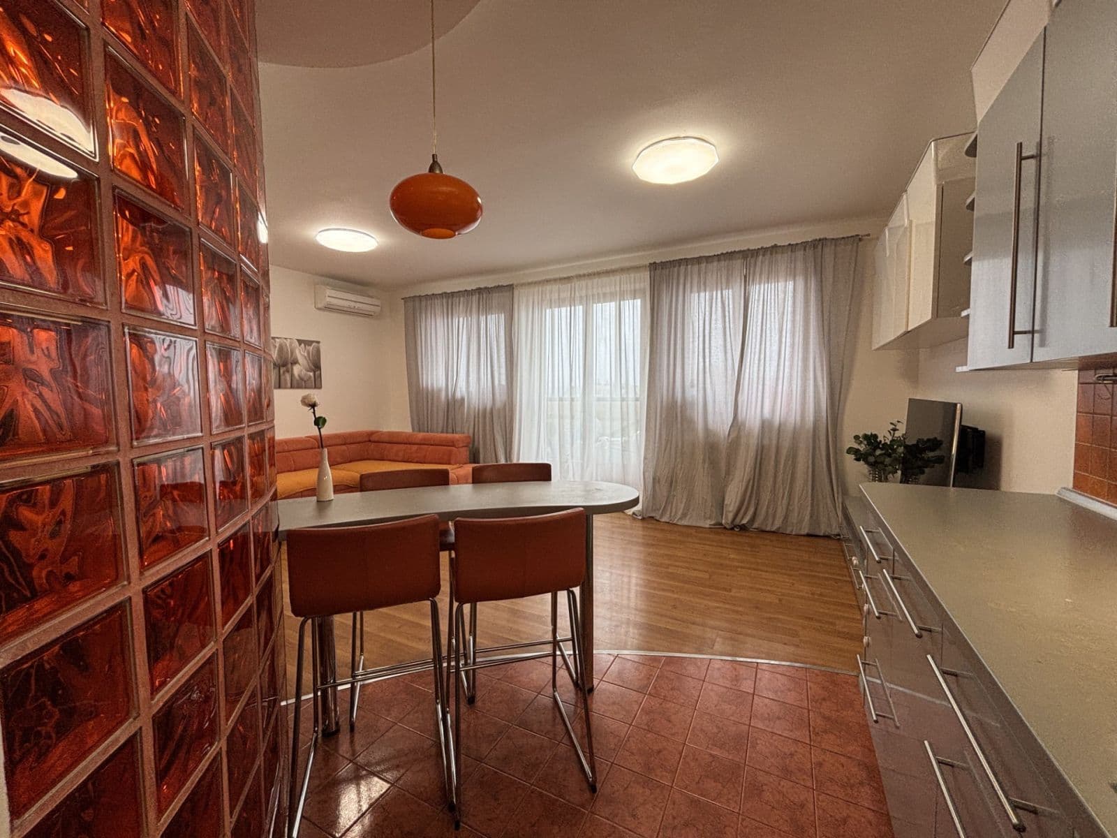 Prodej bytu 3+kk 74 m², Hořelické náměstí, Rudná, Středočeský kraj Prodej bytu 3+kk 74 m², Hořelické náměstí, Rudná, Středočeský kraj