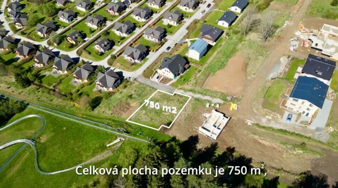 Prodej pozemku 750 m², Lipno nad Vltavou, Jihočeský kraj Prodej pozemku 750 m², Lipno nad Vltavou, Jihočeský kraj