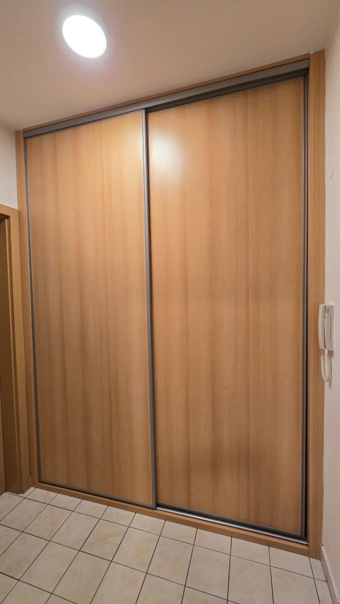 Pronájem bytu 1+kk 38 m², Padovská, Praha, Praha Pronájem bytu 1+kk 38 m², Padovská, Praha, Praha