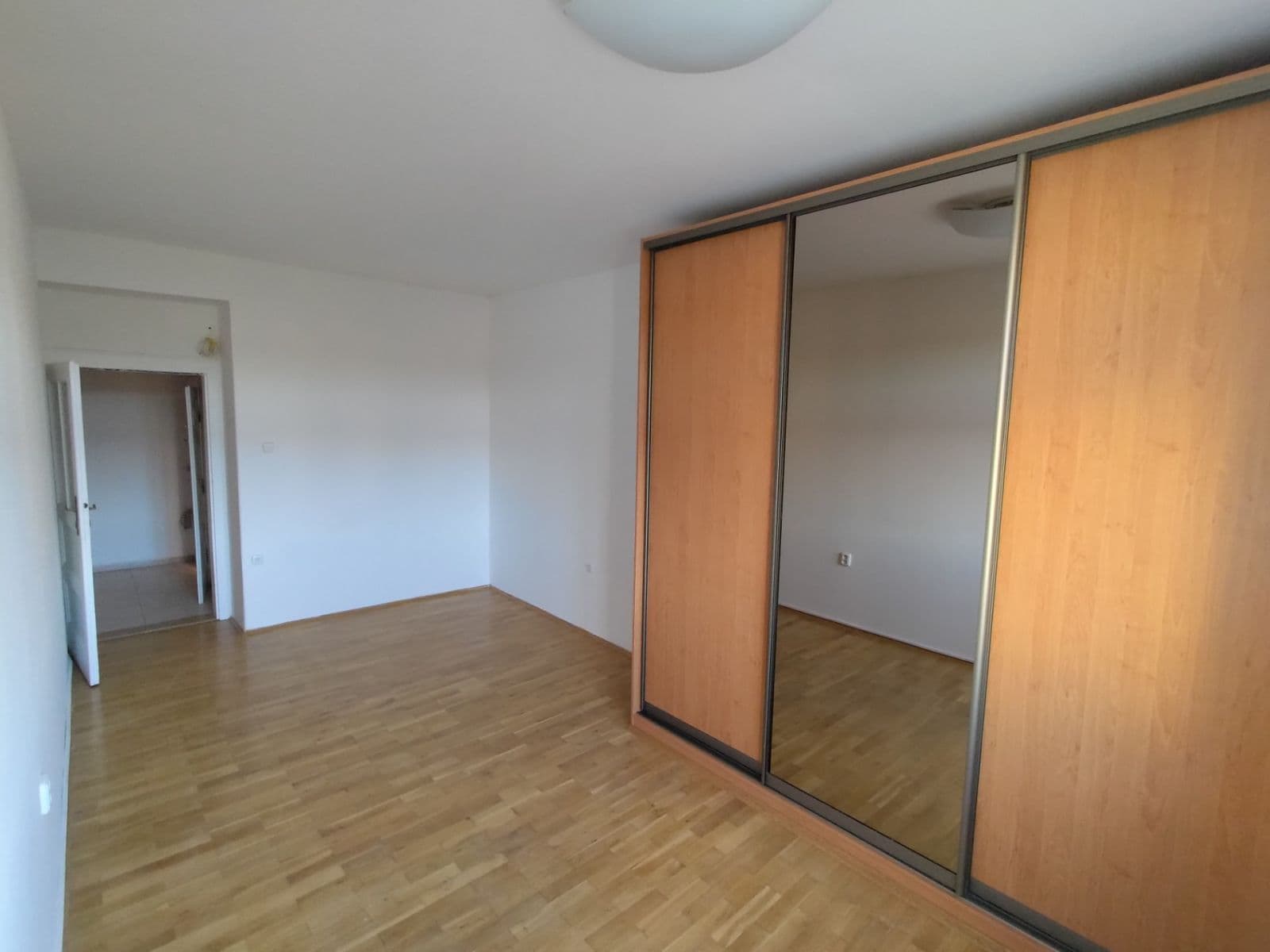 Pronájem bytu 2+kk 50 m², Ortenovo náměstí, Praha, Praha Pronájem bytu 2+kk 50 m², Ortenovo náměstí, Praha, Praha