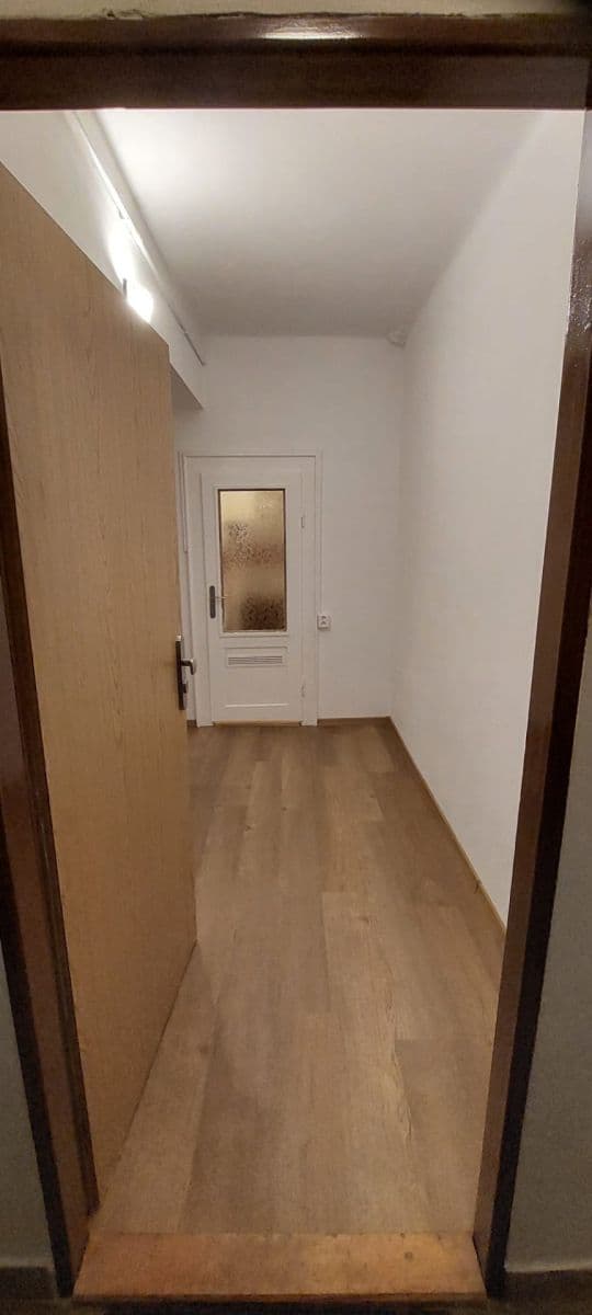 Pronájem bytu 1+kk 37 m², Pod Labuťkou, Praha, Praha Pronájem bytu 1+kk 37 m², Pod Labuťkou, Praha, Praha