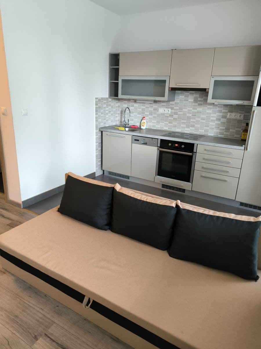 Pronájem bytu Garsoniéra 32 m², Rastislavova, Slovenský Grob, Bratislavský kraj Pronájem bytu Garsoniéra 32 m², Rastislavova, Slovenský Grob, Bratislavský kraj