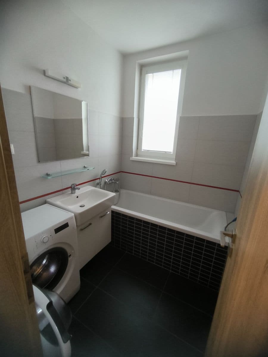 Pronájem bytu Garsoniéra 32 m², Rastislavova, Slovenský Grob, Bratislavský kraj Pronájem bytu Garsoniéra 32 m², Rastislavova, Slovenský Grob, Bratislavský kraj