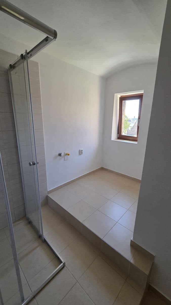 Pronájem bytu 2+1 66 m², Studničná, Liberec, Liberecký kraj Pronájem bytu 2+1 66 m², Studničná, Liberec, Liberecký kraj