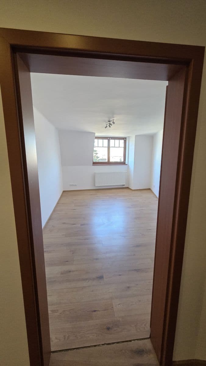 Pronájem bytu 2+1 66 m², Studničná, Liberec, Liberecký kraj Pronájem bytu 2+1 66 m², Studničná, Liberec, Liberecký kraj