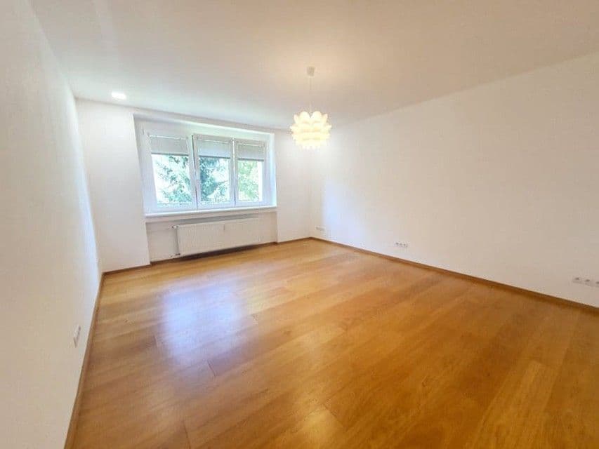 Pronájem bytu 2+1 57 m², náměstí Josefa Machka, Praha, Praha Pronájem bytu 2+1 57 m², náměstí Josefa Machka, Praha, Praha