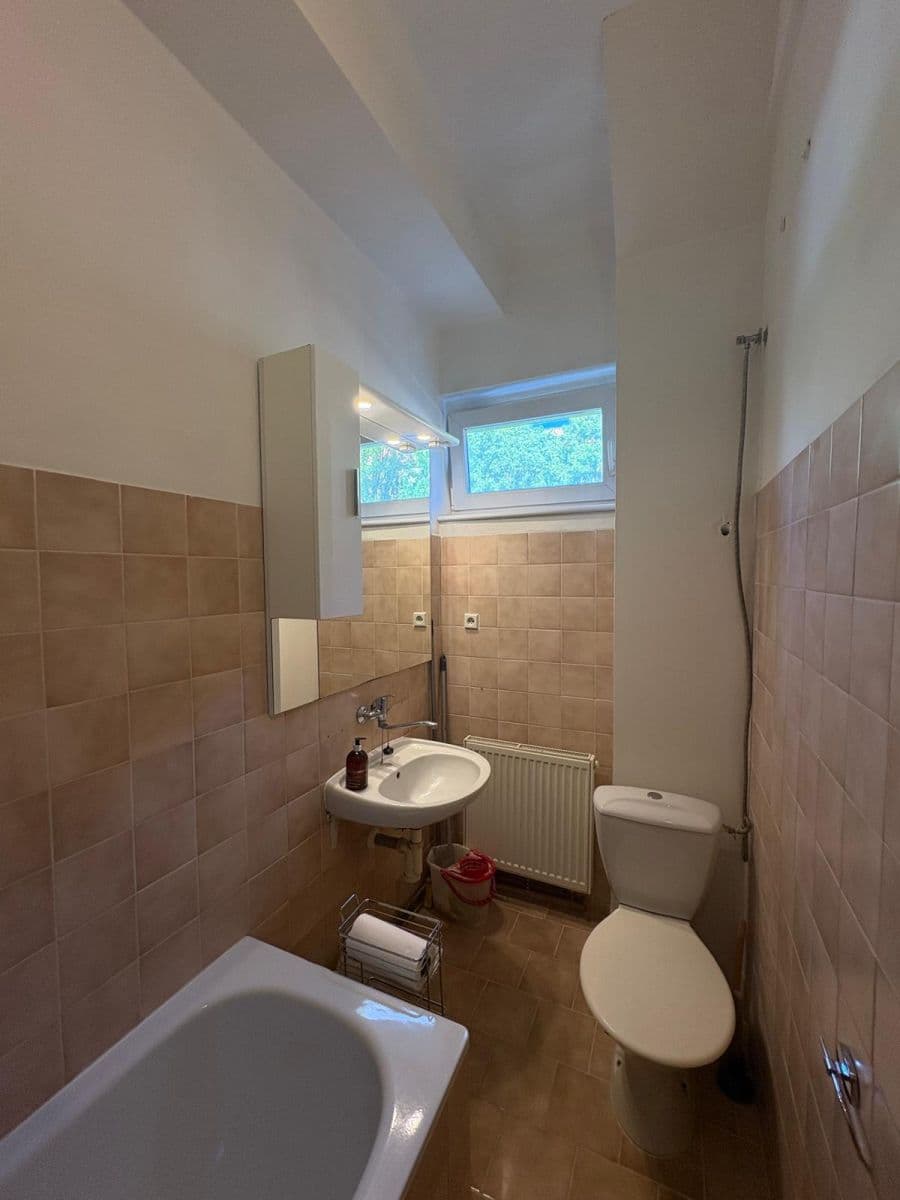 Pronájem bytu 40 m², Humpolecká, Praha, Praha Pronájem bytu 40 m², Humpolecká, Praha, Praha