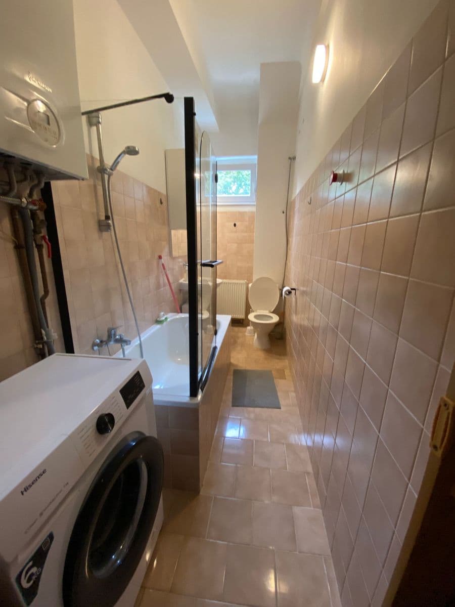 Pronájem bytu 40 m², Humpolecká, Praha, Praha Pronájem bytu 40 m², Humpolecká, Praha, Praha