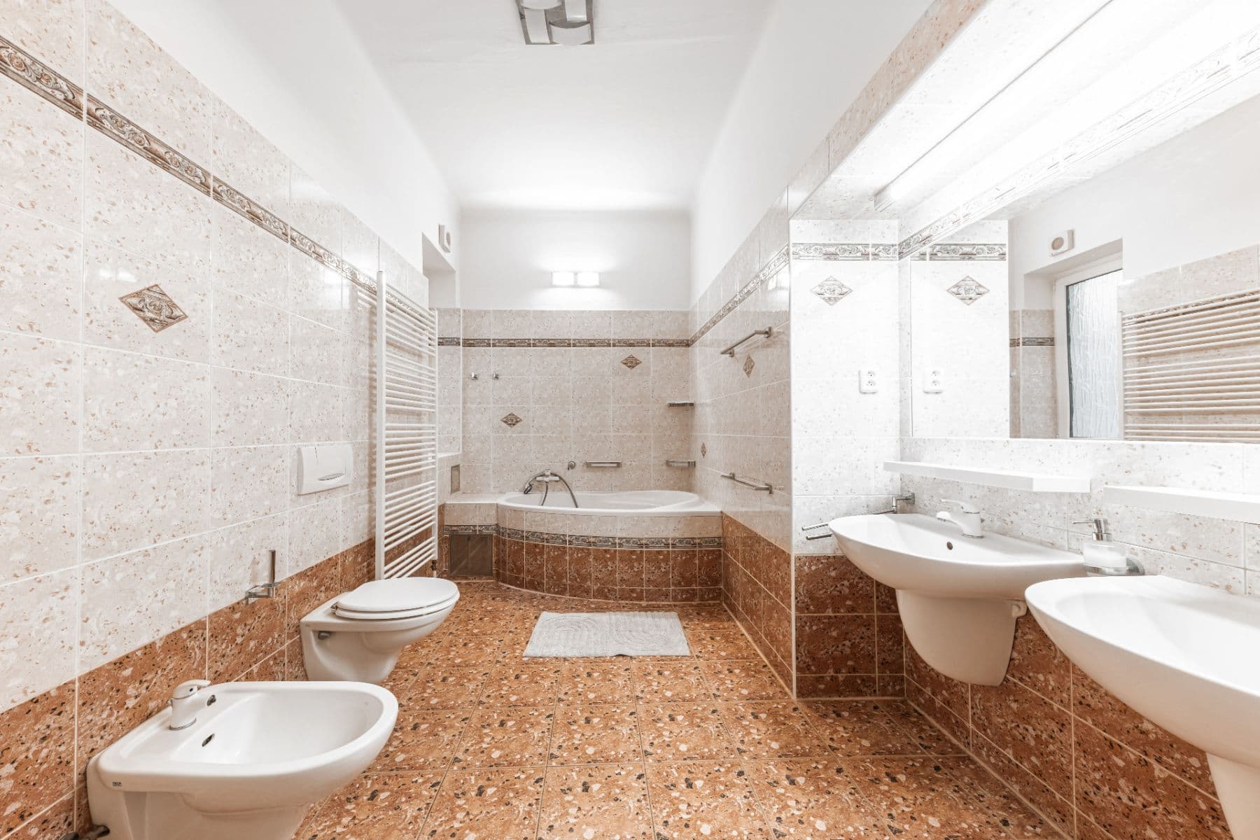 Prodej bytu 3+1 129 m², Rejskova, Praha, Praha Prodej bytu 3+1 129 m², Rejskova, Praha, Praha