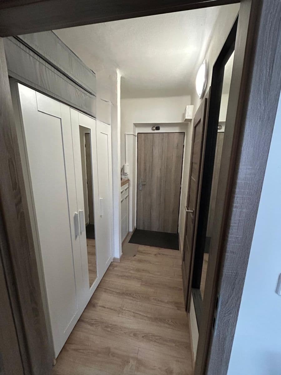 Pronájem bytu 1+1 33 m², Třída Míru, Beroun, Středočeský kraj Pronájem bytu 1+1 33 m², Třída Míru, Beroun, Středočeský kraj