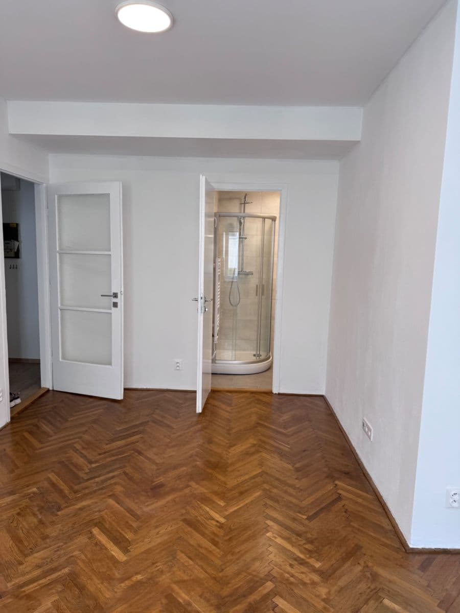 Pronájem bytu 1+1 35 m², Terronská, Praha, Praha Pronájem bytu 1+1 35 m², Terronská, Praha, Praha