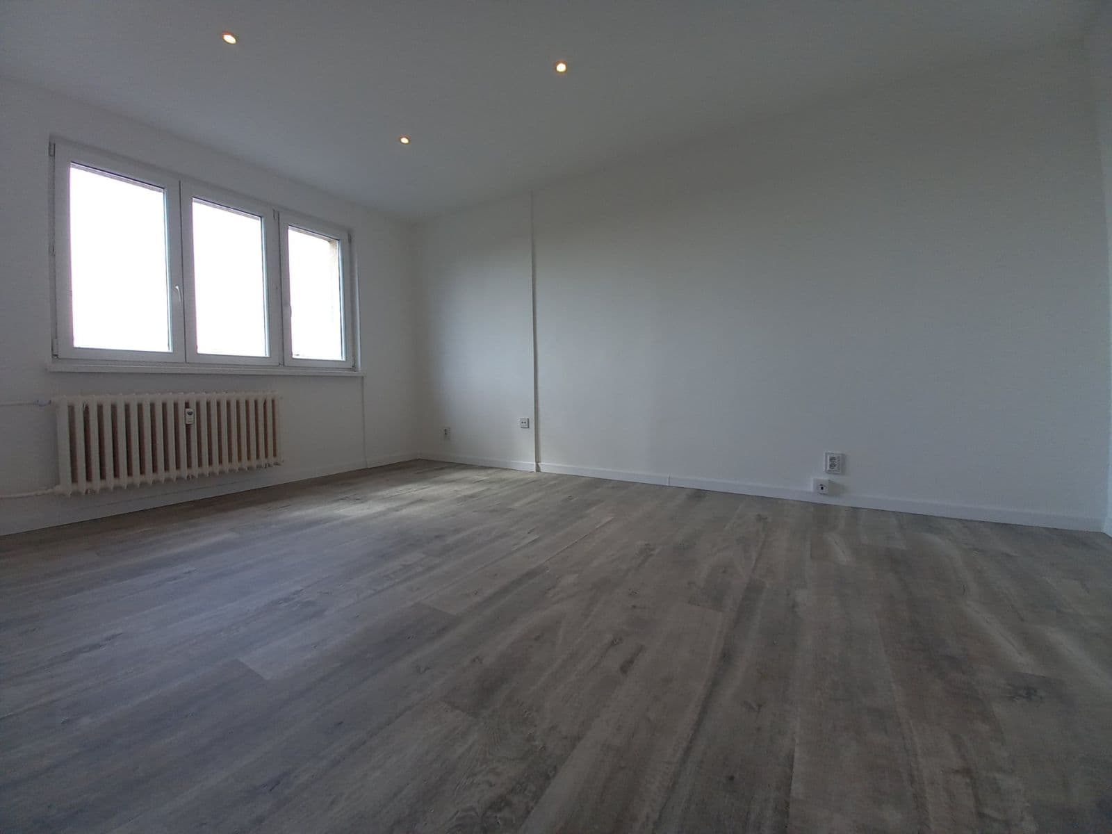Pronájem bytu 2+1 54 m², Kosmonautů, Karviná, Moravskoslezský kraj Pronájem bytu 2+1 54 m², Kosmonautů, Karviná, Moravskoslezský kraj