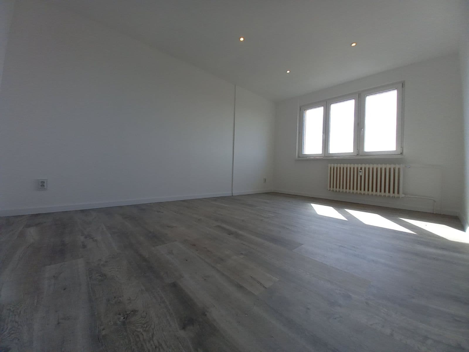 Pronájem bytu 2+1 54 m², Kosmonautů, Karviná, Moravskoslezský kraj Pronájem bytu 2+1 54 m², Kosmonautů, Karviná, Moravskoslezský kraj