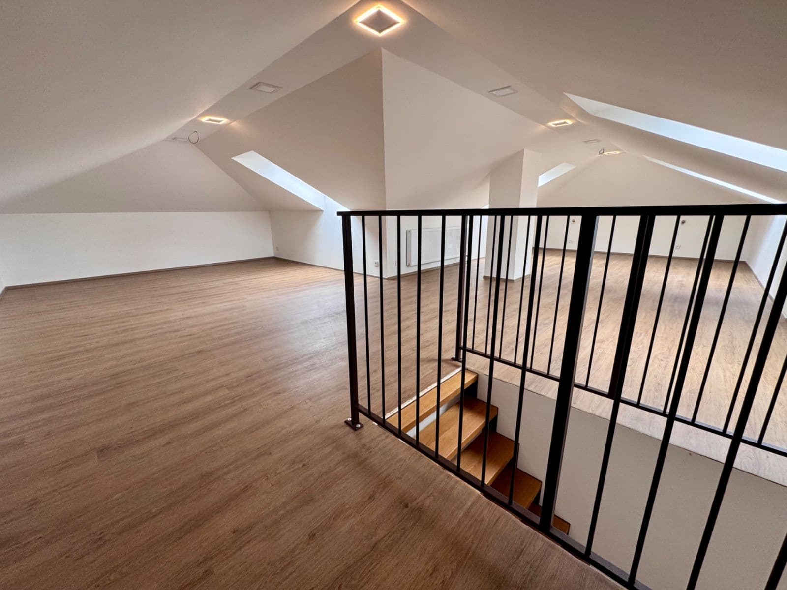 Pronájem domu 296 m², pozemek 1.662 m², Kunice, Středočeský kraj Pronájem domu 296 m², pozemek 1.662 m², Kunice, Středočeský kraj