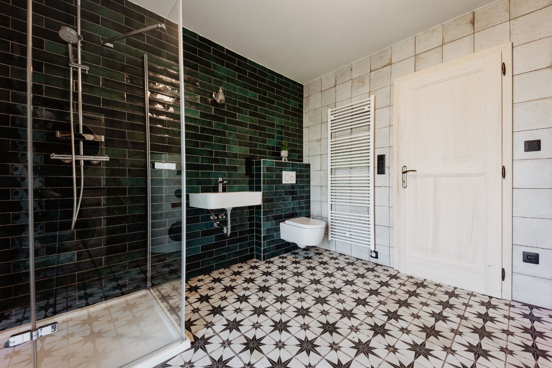 Prodej domu 425 m², pozemek 1.451 m², Lužany, Královéhradecký kraj Prodej domu 425 m², pozemek 1.451 m², Lužany, Královéhradecký kraj