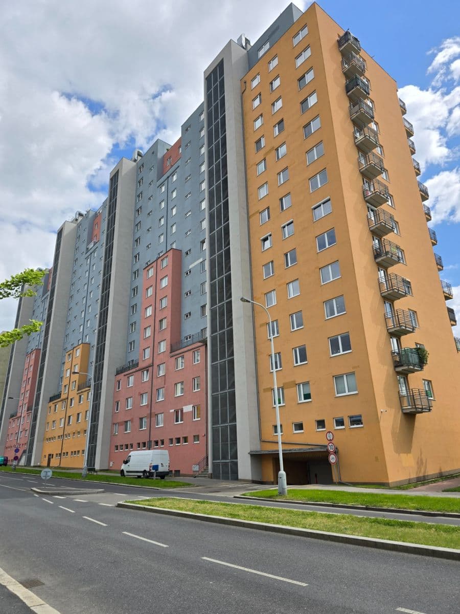 Pronájem garáže 14 m², Hnězdenská, Praha, Praha Pronájem garáže 14 m², Hnězdenská, Praha, Praha