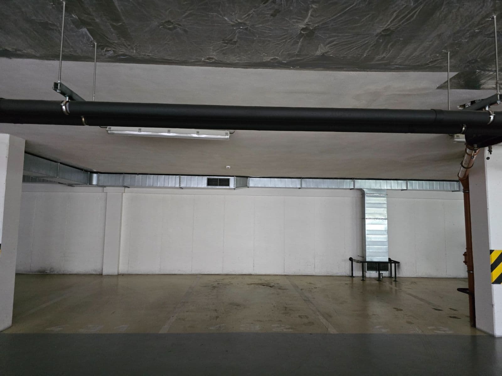 Pronájem garáže 14 m², Hnězdenská, Praha, Praha Pronájem garáže 14 m², Hnězdenská, Praha, Praha