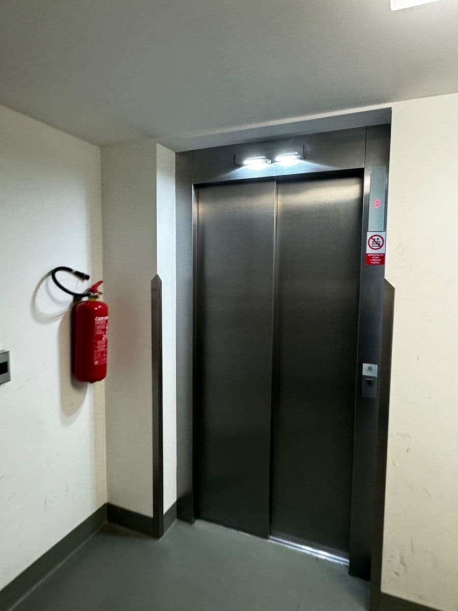 Pronájem garáže 12 m², Praha, Praha Pronájem garáže 12 m², Praha, Praha