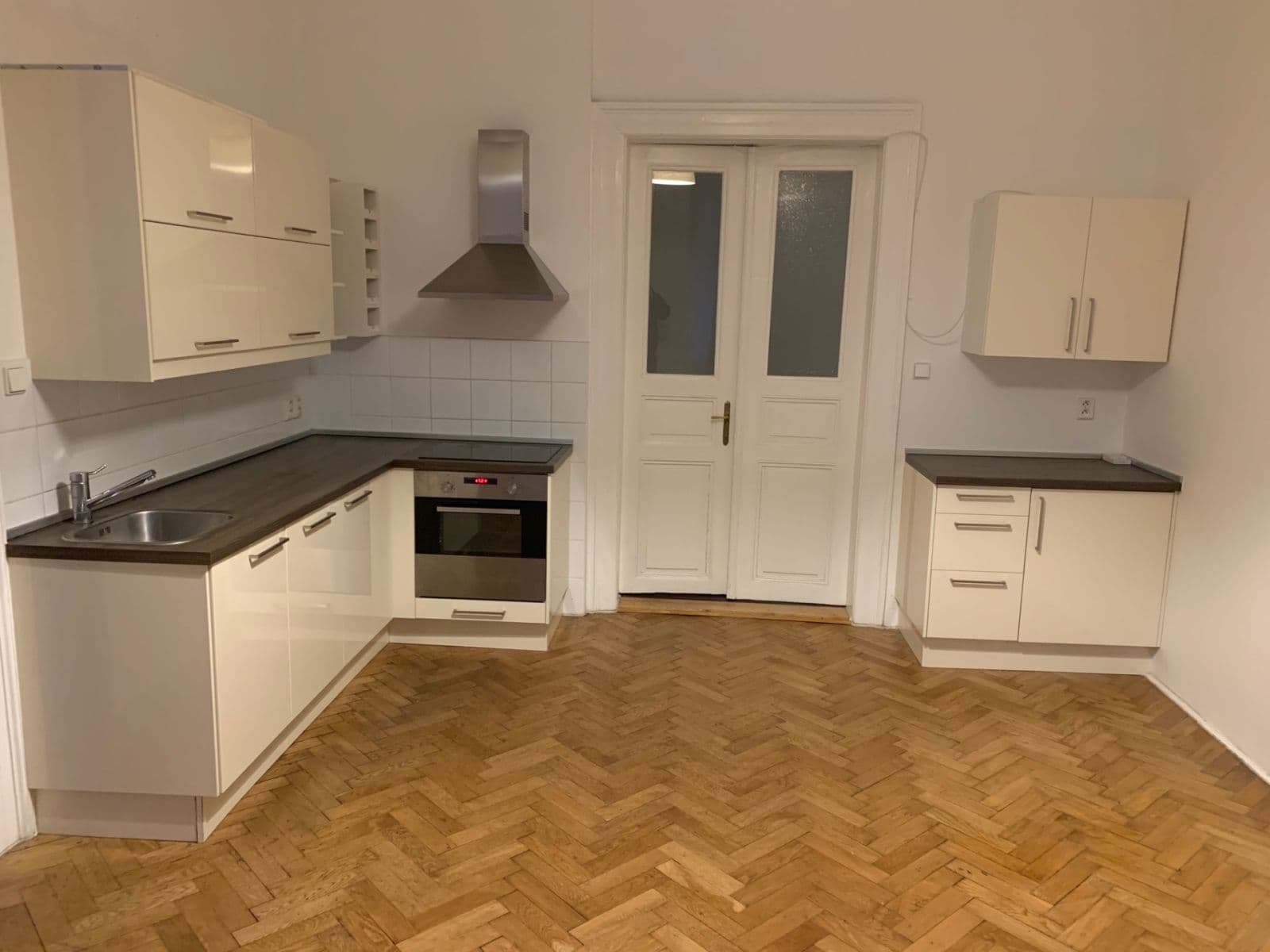 Pronájem bytu 2+1 92 m², Chodská, Praha, Praha Pronájem bytu 2+1 92 m², Chodská, Praha, Praha