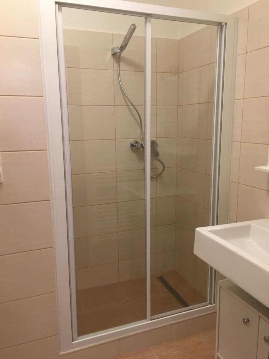 Pronájem bytu 1+1 28 m², Na Hutích, Praha, Praha Pronájem bytu 1+1 28 m², Na Hutích, Praha, Praha