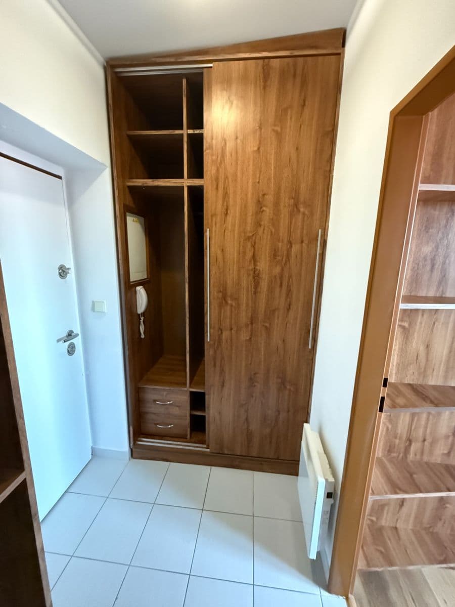 Pronájem bytu 1+kk 30 m², Novovysočanská, Praha, Praha Pronájem bytu 1+kk 30 m², Novovysočanská, Praha, Praha