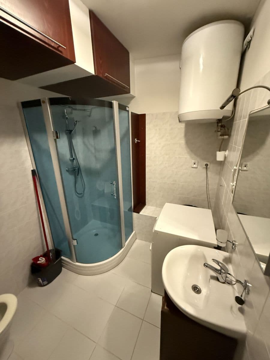 Pronájem bytu 1+kk 30 m², Novovysočanská, Praha, Praha Pronájem bytu 1+kk 30 m², Novovysočanská, Praha, Praha