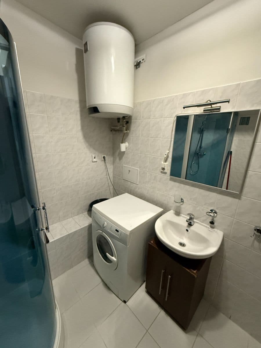 Pronájem bytu 1+kk 30 m², Novovysočanská, Praha, Praha Pronájem bytu 1+kk 30 m², Novovysočanská, Praha, Praha
