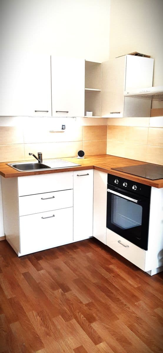 Pronájem bytu 2+kk 48 m², náměstí Dr. Václava Holého, Praha, Praha Pronájem bytu 2+kk 48 m², náměstí Dr. Václava Holého, Praha, Praha