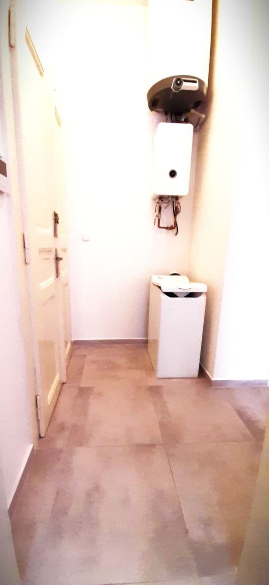 Pronájem bytu 2+kk 48 m², náměstí Dr. Václava Holého, Praha, Praha Pronájem bytu 2+kk 48 m², náměstí Dr. Václava Holého, Praha, Praha