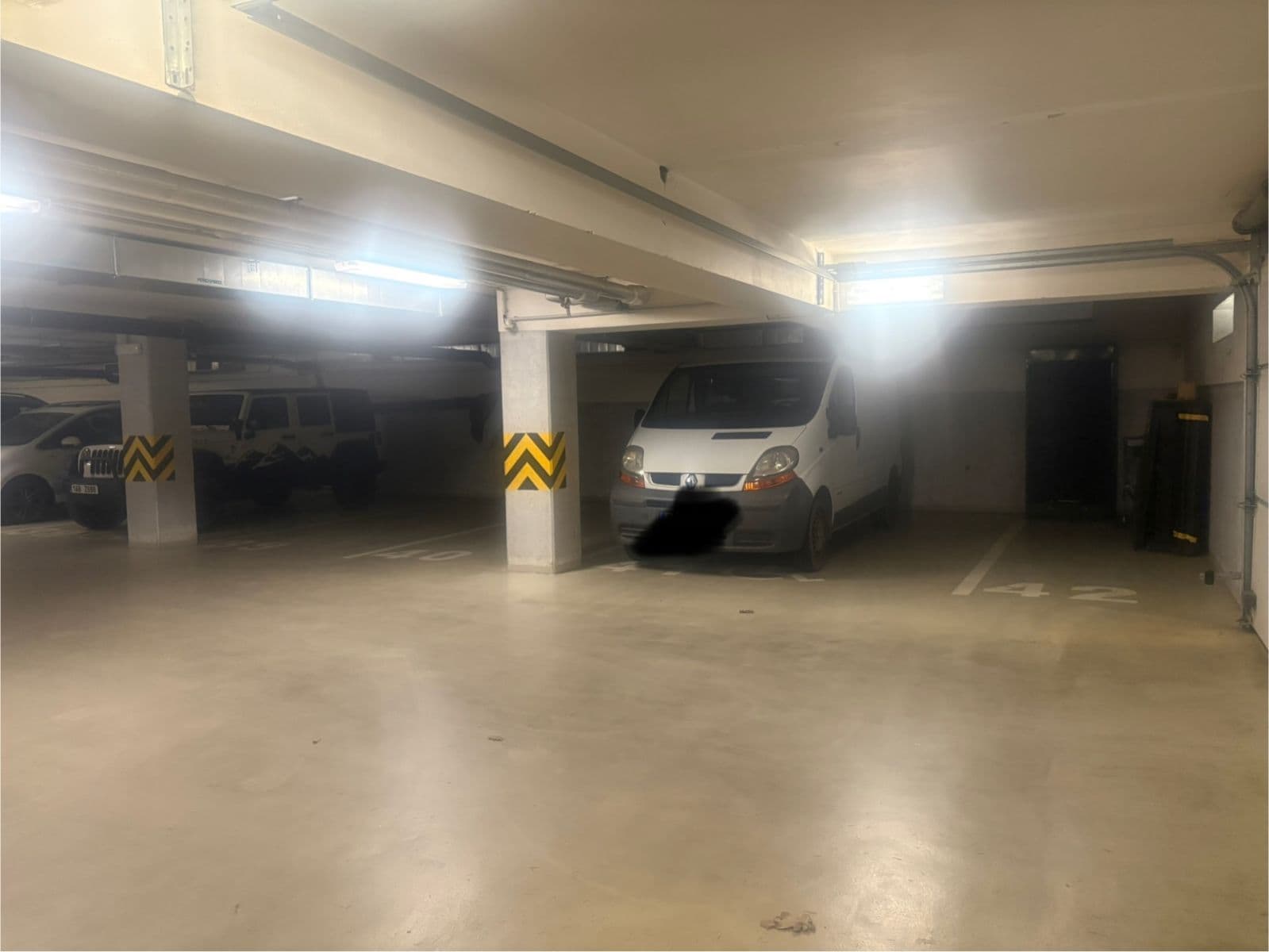 Pronájem garáže 21 m², Ústavní, Praha, Praha Pronájem garáže 21 m², Ústavní, Praha, Praha