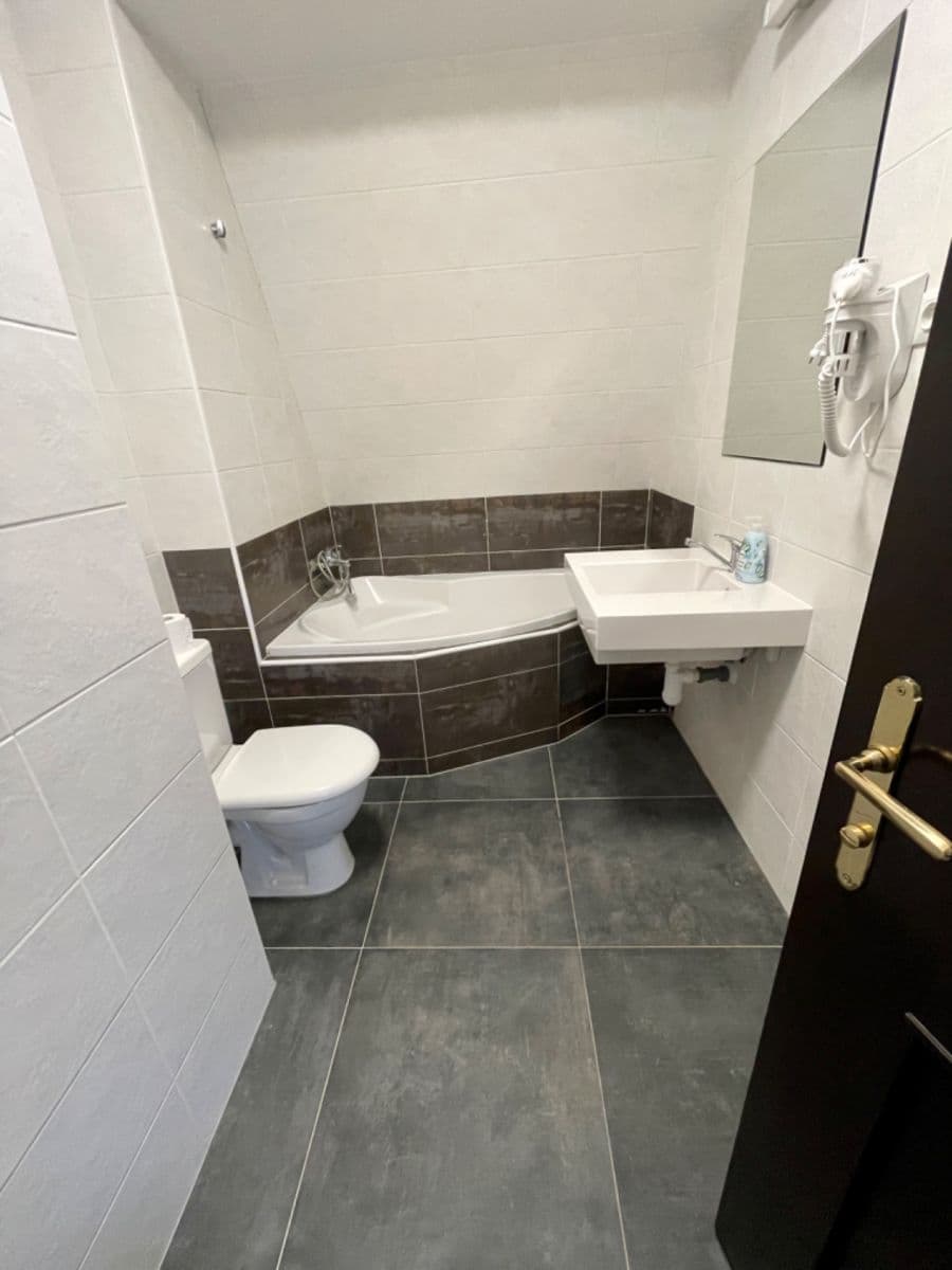 Pronájem bytu 1+kk 22 m², Suchdolské náměstí, Praha, Praha Pronájem bytu 1+kk 22 m², Suchdolské náměstí, Praha, Praha