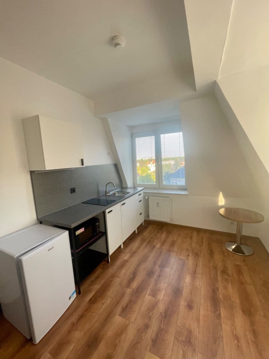 Pronájem bytu 1+kk 22 m², Suchdolské náměstí, Praha, Praha Pronájem bytu 1+kk 22 m², Suchdolské náměstí, Praha, Praha