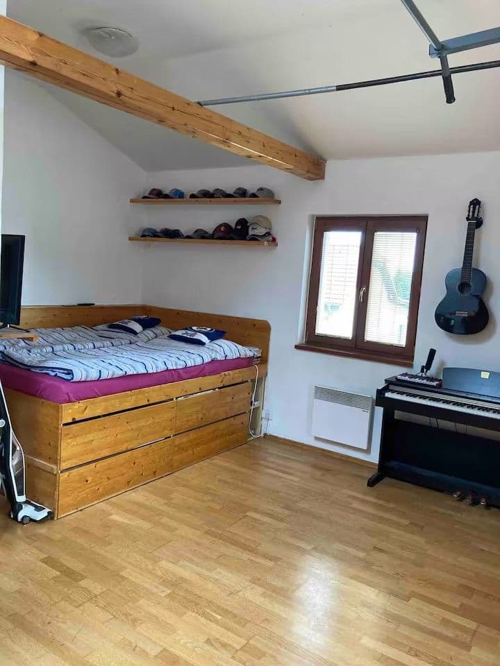 Pronájem bytu 2+1 82 m², K Holyni, Praha, Praha Pronájem bytu 2+1 82 m², K Holyni, Praha, Praha