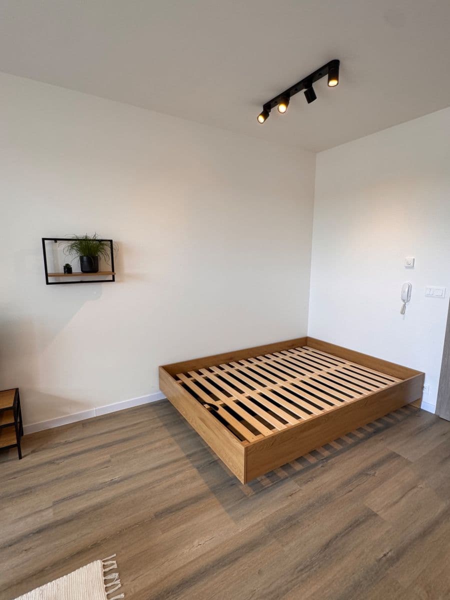 Pronájem bytu 1+kk 39 m², Hrabovská, Praha, Praha Pronájem bytu 1+kk 39 m², Hrabovská, Praha, Praha