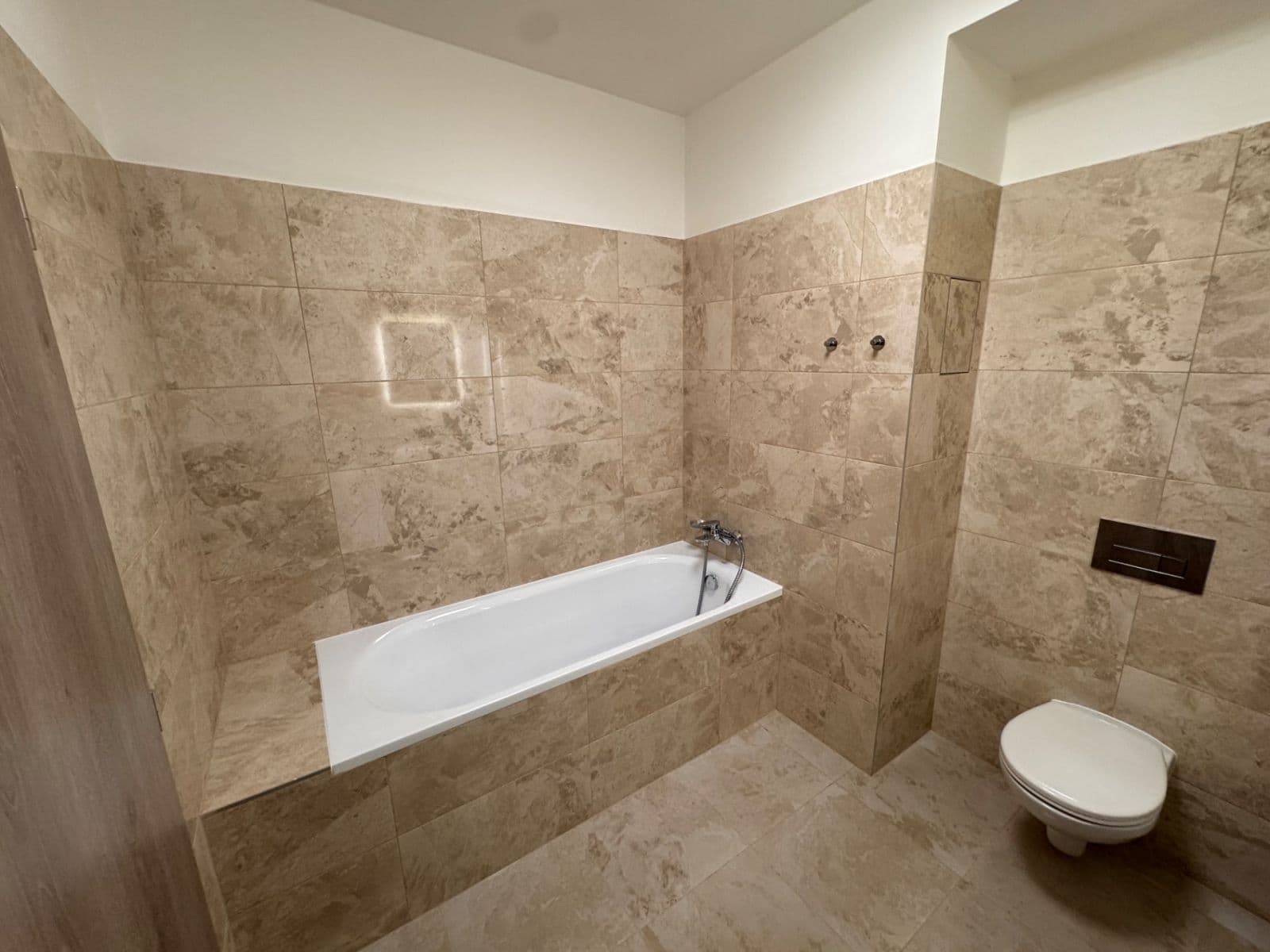 Pronájem bytu 1+kk 39 m², Hrabovská, Praha, Praha Pronájem bytu 1+kk 39 m², Hrabovská, Praha, Praha