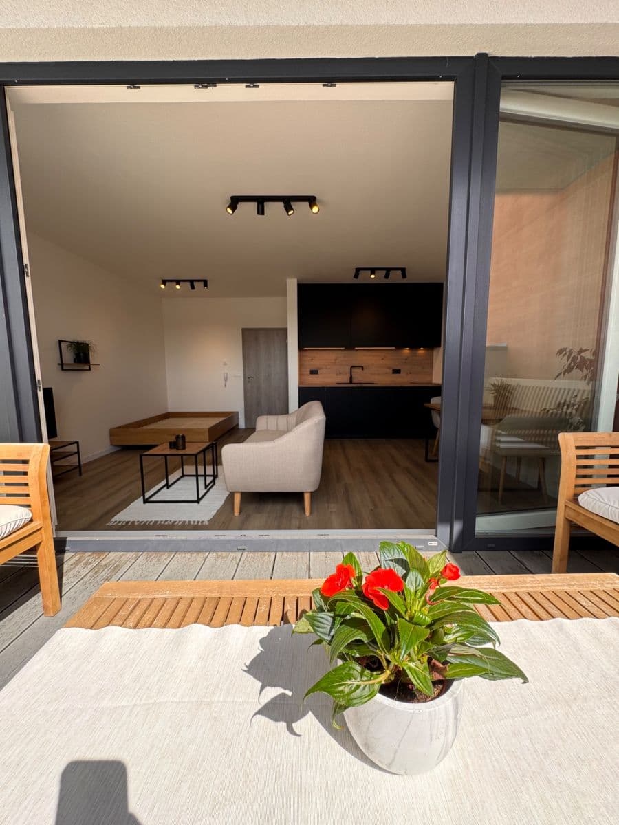 Pronájem bytu 1+kk 39 m², Hrabovská, Praha, Praha Pronájem bytu 1+kk 39 m², Hrabovská, Praha, Praha