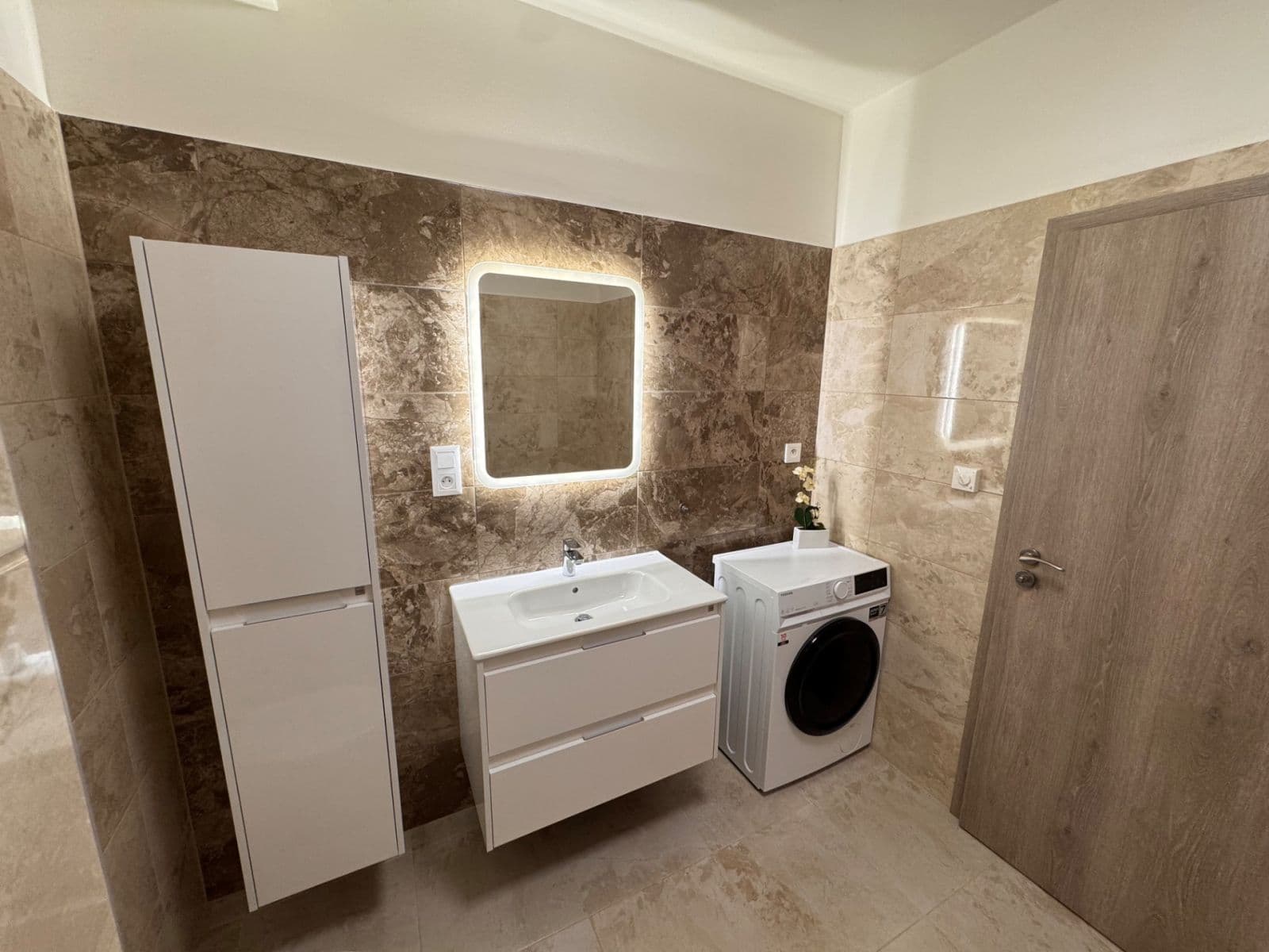 Pronájem bytu 1+kk 39 m², Hrabovská, Praha, Praha Pronájem bytu 1+kk 39 m², Hrabovská, Praha, Praha