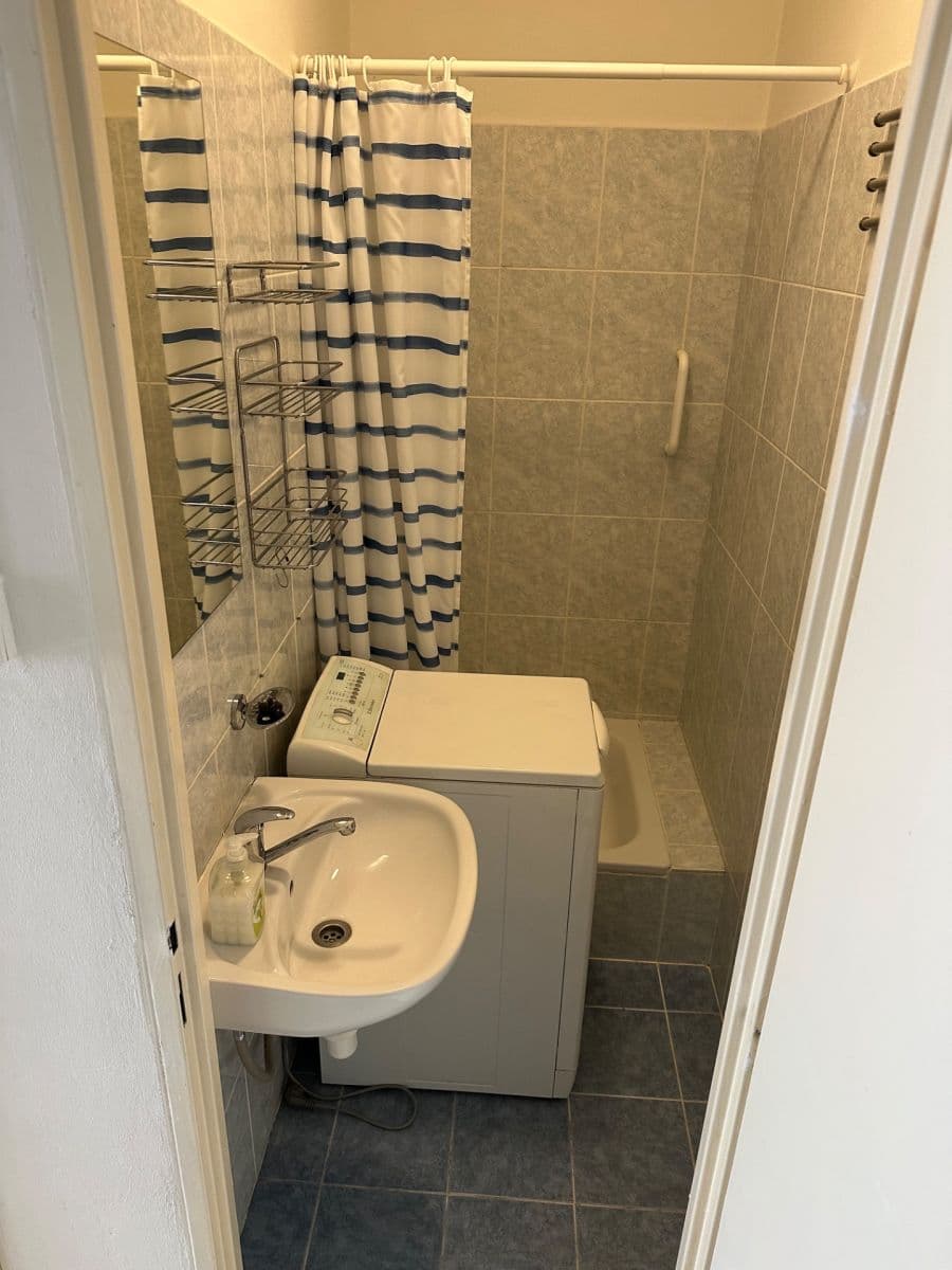 Pronájem bytu 1+kk 28 m², Nad Lesním divadlem, Praha, Praha Pronájem bytu 1+kk 28 m², Nad Lesním divadlem, Praha, Praha