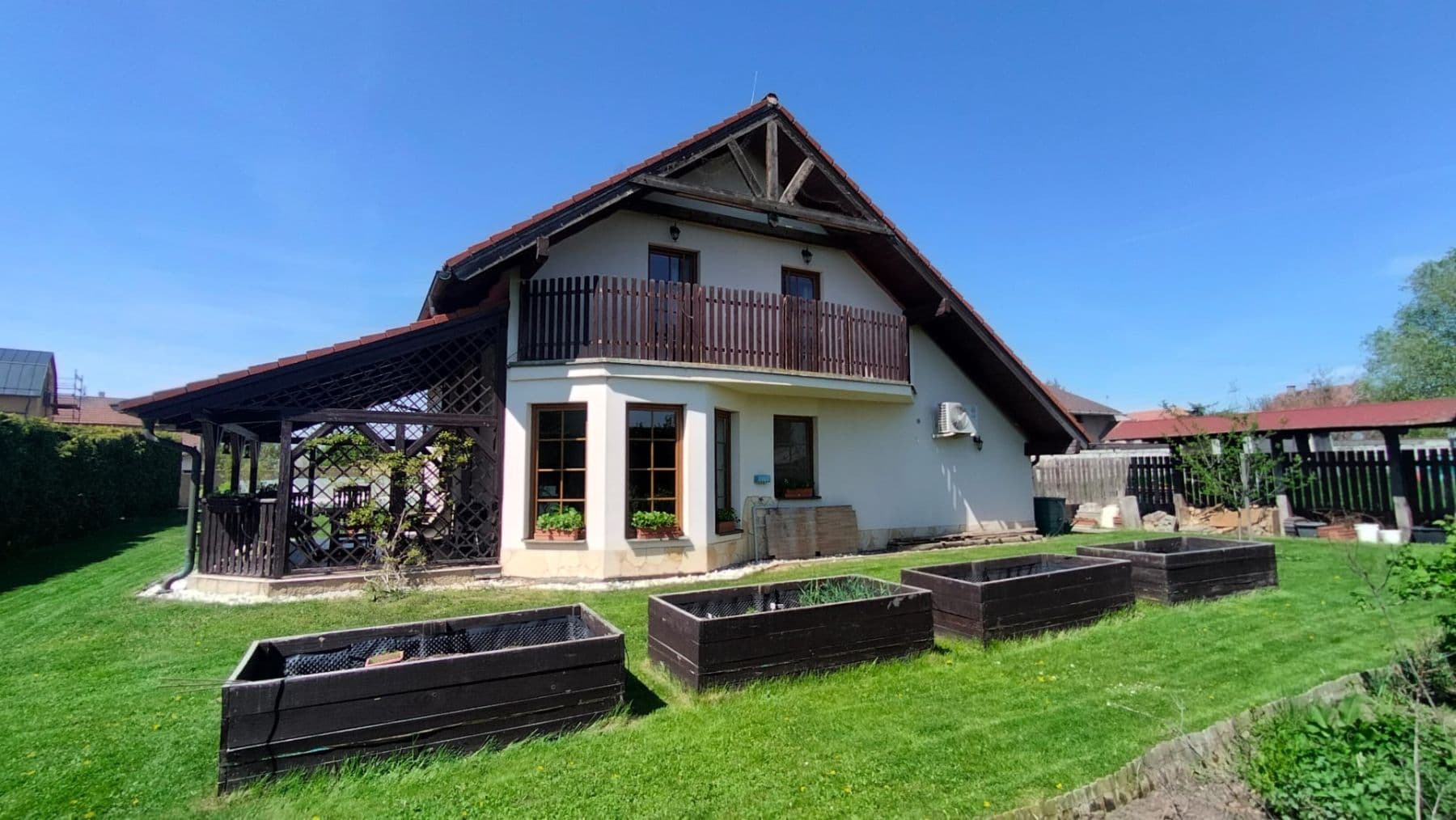 Prodej domu 180 m², pozemek 1.116 m², Roblín, Středočeský kraj Prodej domu 180 m², pozemek 1.116 m², Roblín, Středočeský kraj