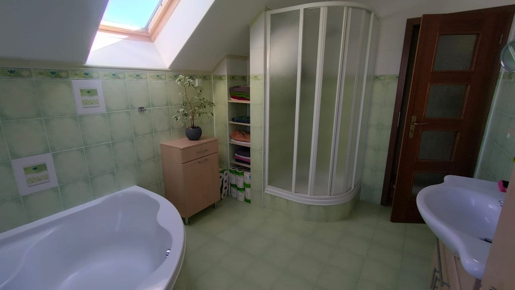 Prodej domu 180 m², pozemek 1.116 m², Roblín, Středočeský kraj Prodej domu 180 m², pozemek 1.116 m², Roblín, Středočeský kraj