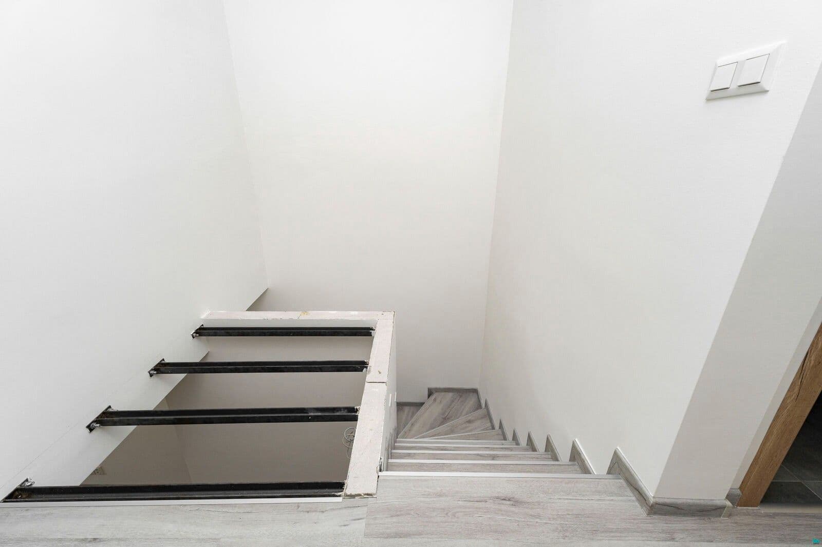 Pronájem bytu 3+1 73 m², náměstí Antonie Bejdové, Ostrava, Moravskoslezský kraj Pronájem bytu 3+1 73 m², náměstí Antonie Bejdové, Ostrava, Moravskoslezský kraj