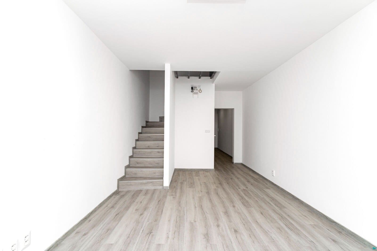 Pronájem bytu 3+1 73 m², náměstí Antonie Bejdové, Ostrava, Moravskoslezský kraj Pronájem bytu 3+1 73 m², náměstí Antonie Bejdové, Ostrava, Moravskoslezský kraj