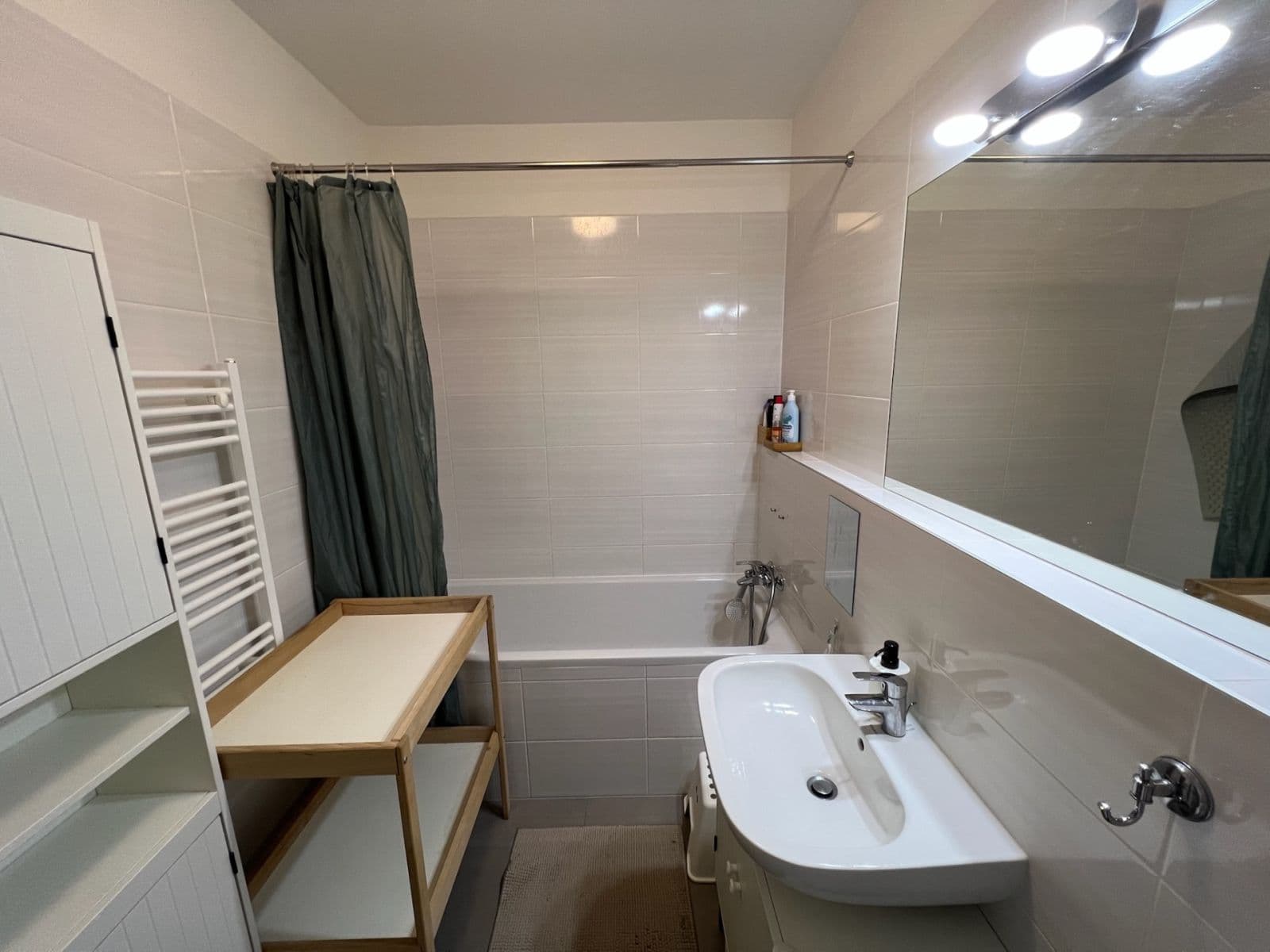 Pronájem bytu 2+kk 52 m², V Zahrádkách, Praha, Praha Pronájem bytu 2+kk 52 m², V Zahrádkách, Praha, Praha