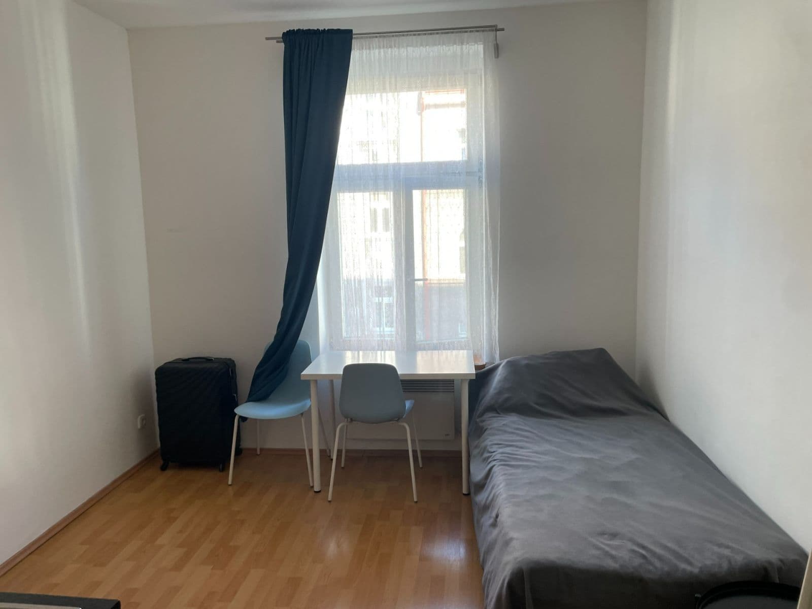 Pronájem bytu 1+kk 20 m², Holandská, Praha, Praha Pronájem bytu 1+kk 20 m², Holandská, Praha, Praha