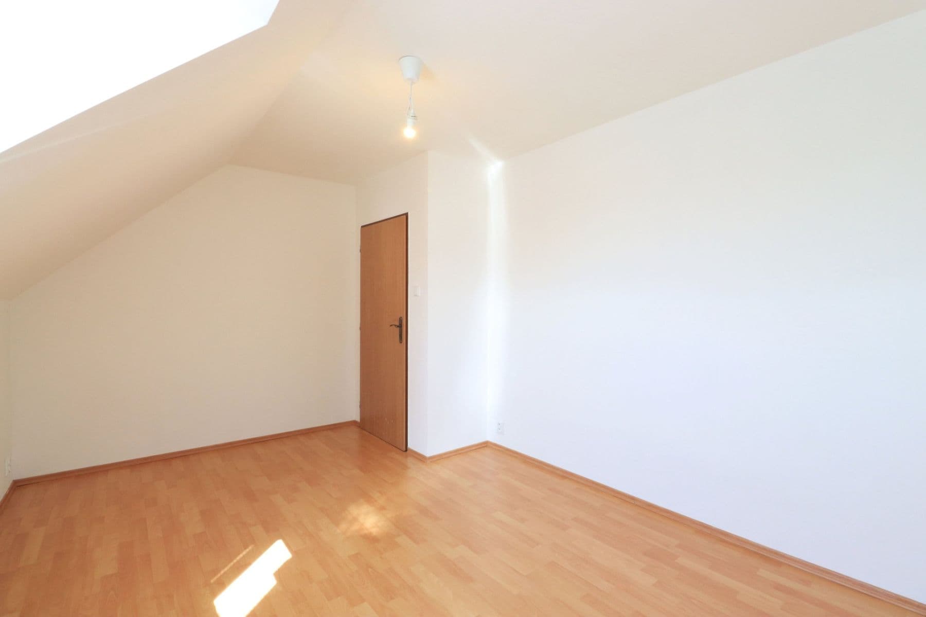 Pronájem domu 140 m², pozemek 335 m², V padolině, Praha, Praha Pronájem domu 140 m², pozemek 335 m², V padolině, Praha, Praha