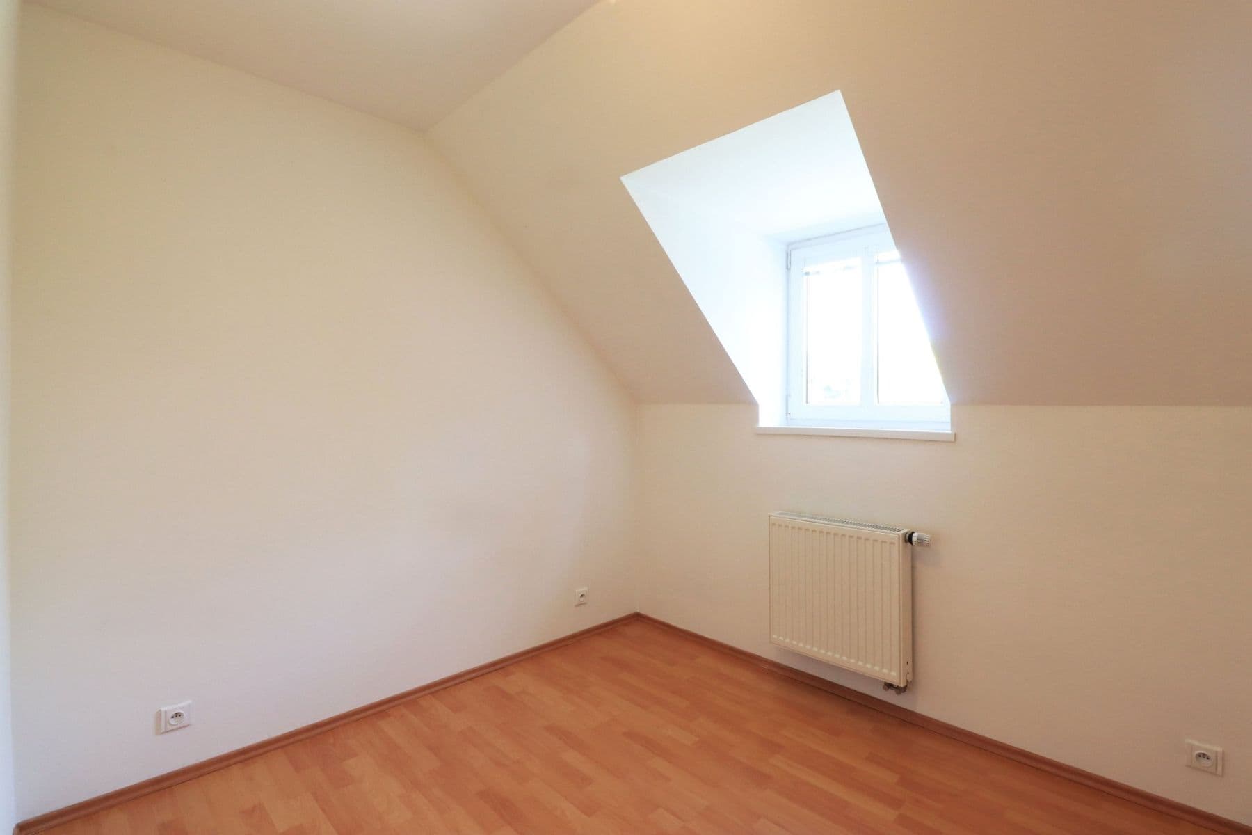 Pronájem domu 140 m², pozemek 335 m², V padolině, Praha, Praha Pronájem domu 140 m², pozemek 335 m², V padolině, Praha, Praha