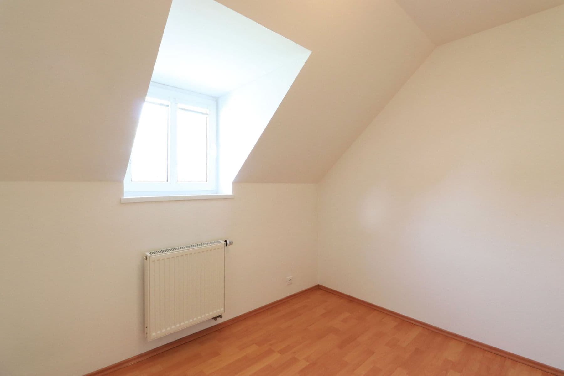 Pronájem domu 140 m², pozemek 335 m², V padolině, Praha, Praha Pronájem domu 140 m², pozemek 335 m², V padolině, Praha, Praha